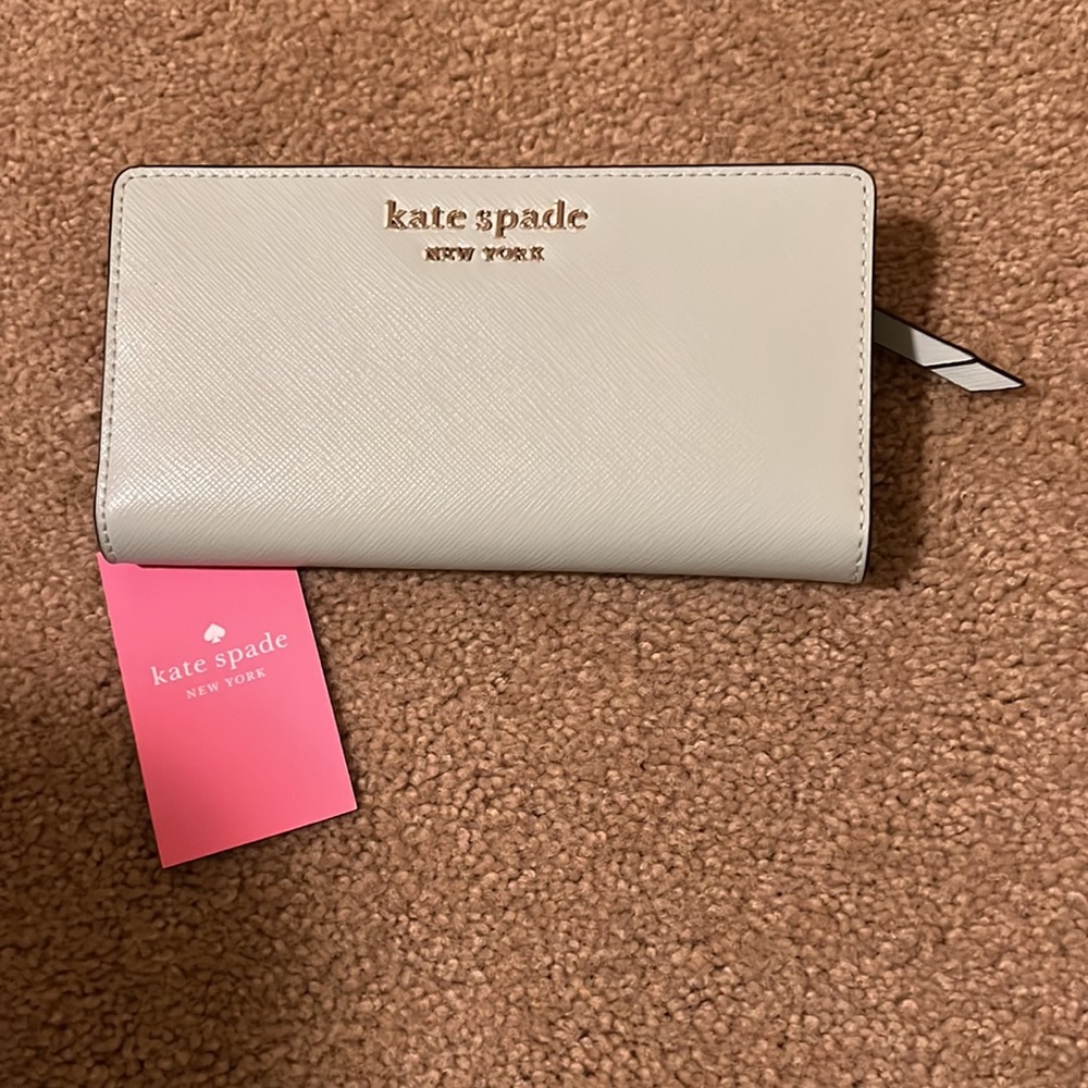Kate spade wallet Saffiano Leather 🍒